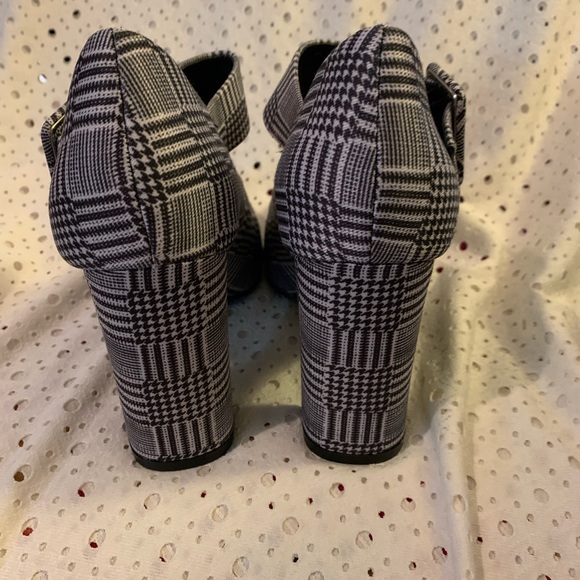 Comfort Est. 1946 Mary Jane Pumps - Picture 11 of 16